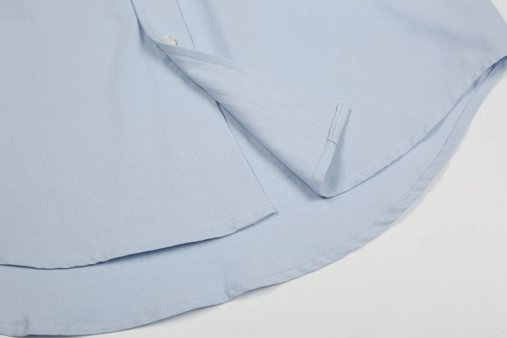 P230 White background picture [Evergreen for all seasons] Style number: 25011# Color: Navy red label/original blue/original white/matte pink/khaki/charcoal gray/black/dark blue white label Size: S to Face 100 cotton oxford spun, pre-laundering treatment, tight and soft texture ✅ - Custom dyed original pearlescent white buttons with different sizes ✅ - Special shaped chiffon foil included in the collar door tube, not easy to deform and pull ✅ - RL classic version of oxford spun shirt, thick and crisp feeling brought by oxford cloth, can be worn alone as an outer layer, can be matched with all seasons, practical wear, a must-have item in the wardrobe, start with eyes closed